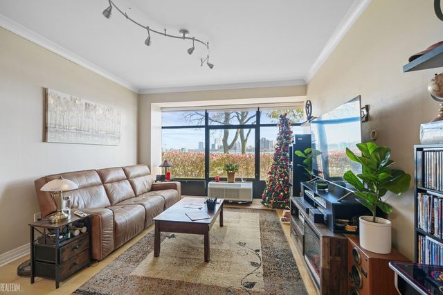 1001 Jefferson Avenue 1J, Detroit, MI 48226