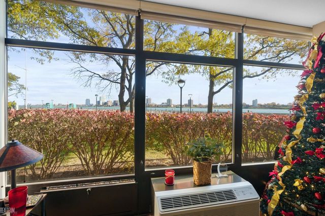 1001 Jefferson Avenue 1J, Detroit, MI 48226