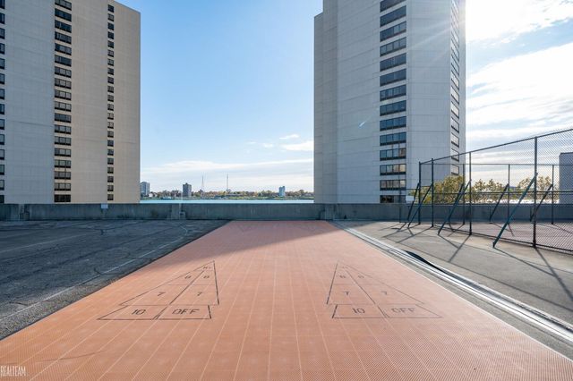 1001 Jefferson Avenue 1J, Detroit, MI 48226