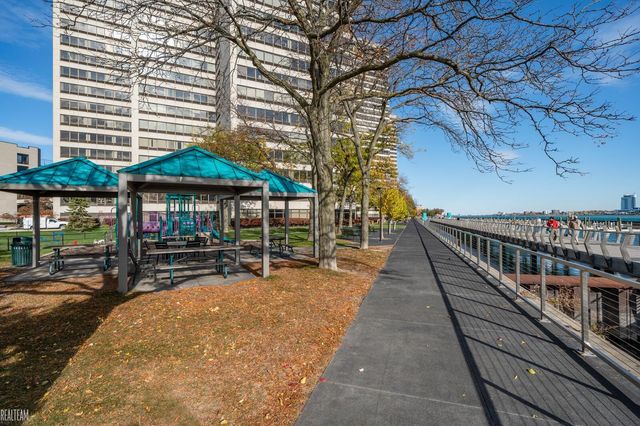 1001 Jefferson Avenue 1J, Detroit, MI 48226