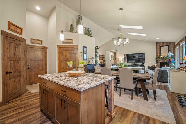 16927 Covina Road, Bend, OR 97707