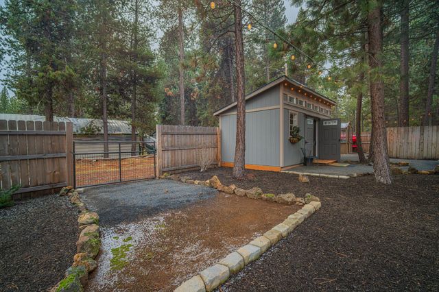 16927 Covina Road, Bend, OR 97707