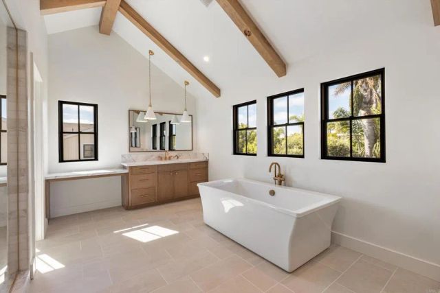 772 Conestoga Court, Encinitas, CA 92024