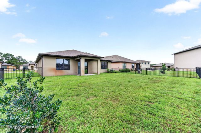 1477 Mineral Loop Drive NW, Palm Bay, FL 32907