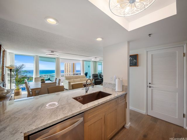 1341 Kapiolani Boulevard 22D, Honolulu, HI 96814