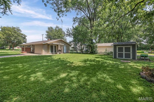 1204 E State Route 140, Greenville, IL 62246