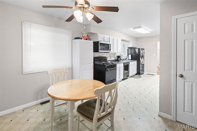 1204 E State Route 140, Greenville, IL 62246