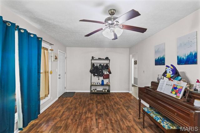 1204 E State Route 140, Greenville, IL 62246