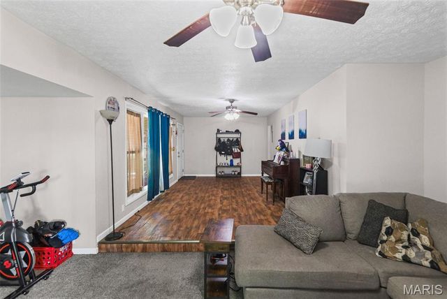 1204 E State Route 140, Greenville, IL 62246