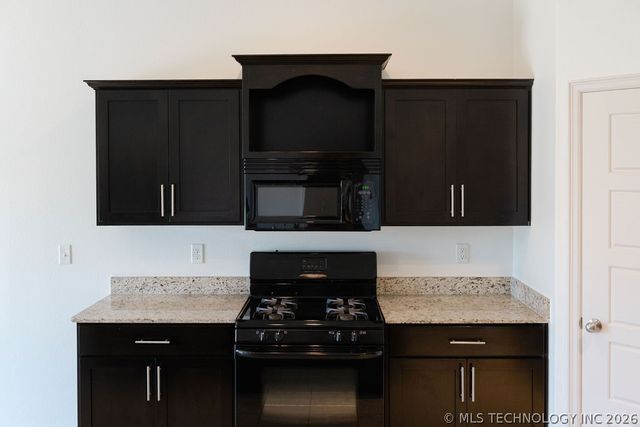 13672 S 91st East Avenue, Bixby, OK 74008