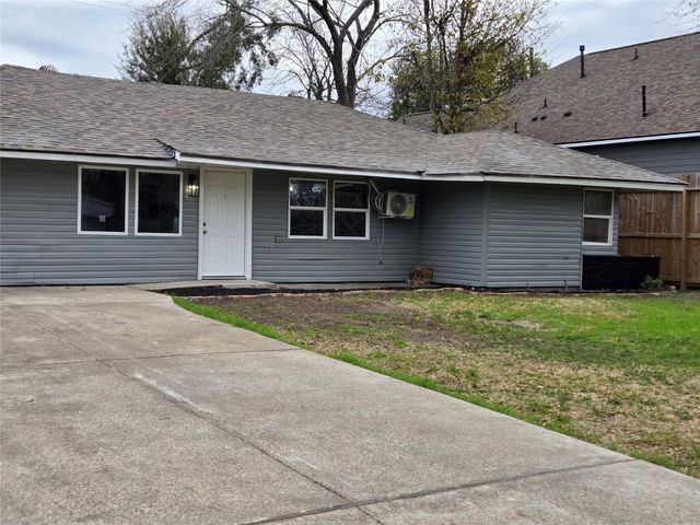 5823 Lyndhurst Drive E, Houston, TX 77033