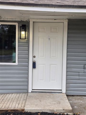 5823 Lyndhurst Drive E, Houston, TX 77033