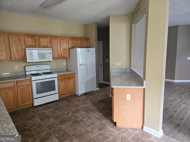 423 Heathcliff Court, Mcdonough, GA 30253