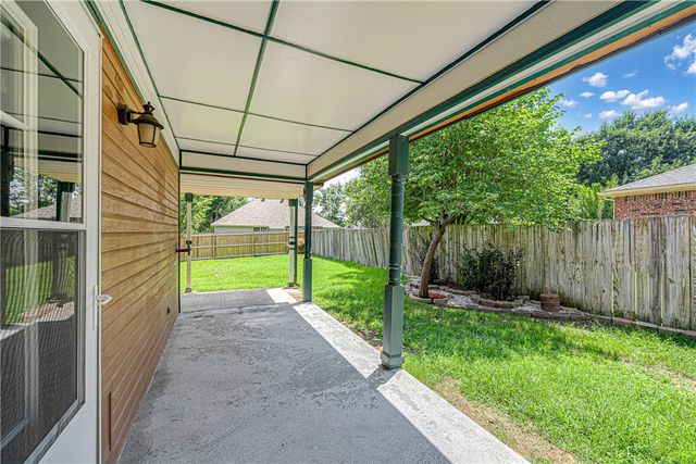 3281 W Gypsum Drive, Fayetteville, AR 72704