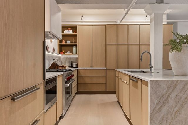 134 Beach St 3B, Boston, MA 02111