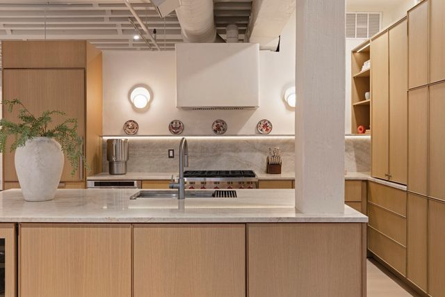 134 Beach St 3B, Boston, MA 02111