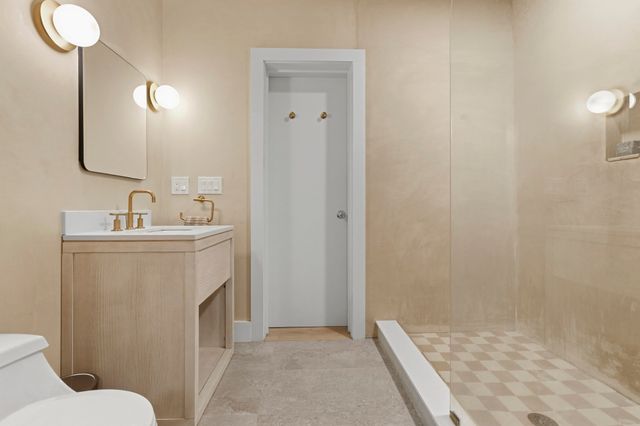 134 Beach St 3B, Boston, MA 02111