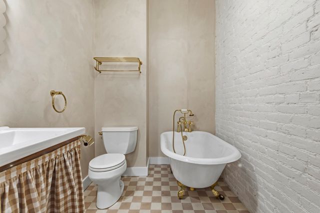 134 Beach St 3B, Boston, MA 02111