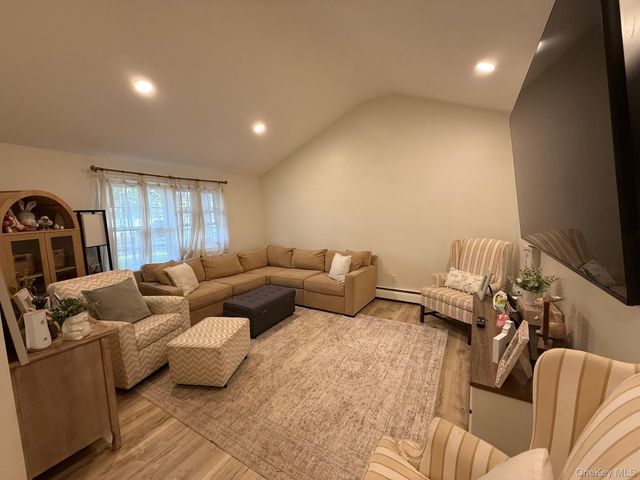 65 Biscayne Drive, Selden, NY 11784