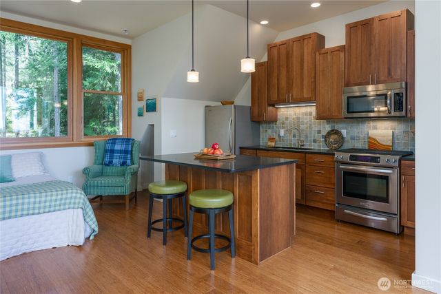 186 South Ridge Road, Decatur Island, WA 98221