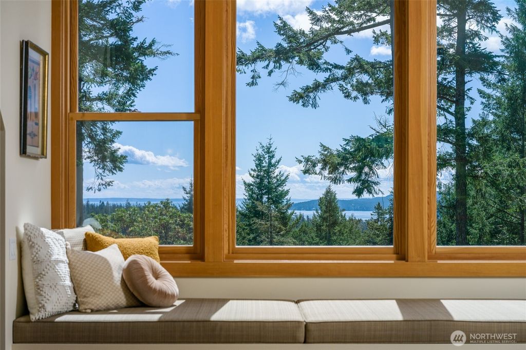 186 South Ridge Road, Decatur Island, WA 98221