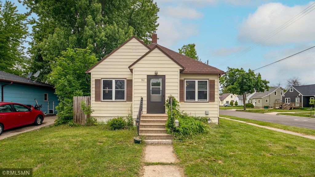 911 12th Street SE, Rochester, MN 55904