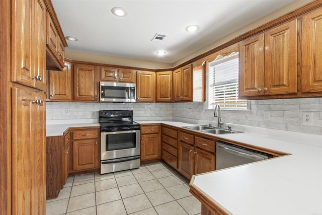 218 Natchez Dr, Jonesboro, AR 72404