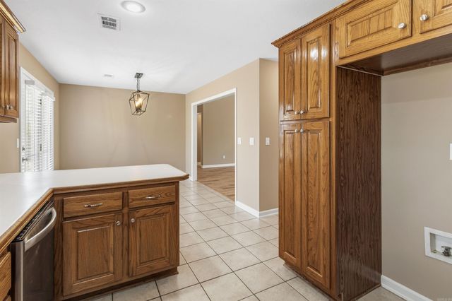 218 Natchez Dr, Jonesboro, AR 72404