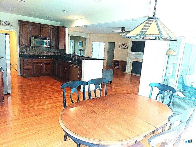 527 Putting Green Lane 527, Oxford, CT 06478