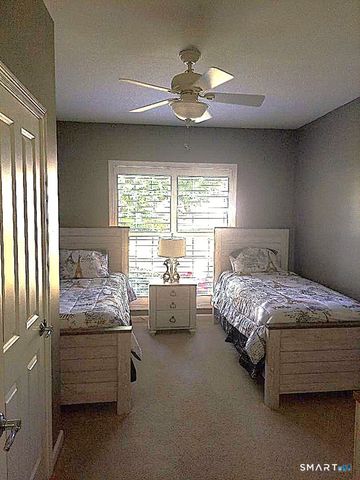 527 Putting Green Lane 527, Oxford, CT 06478