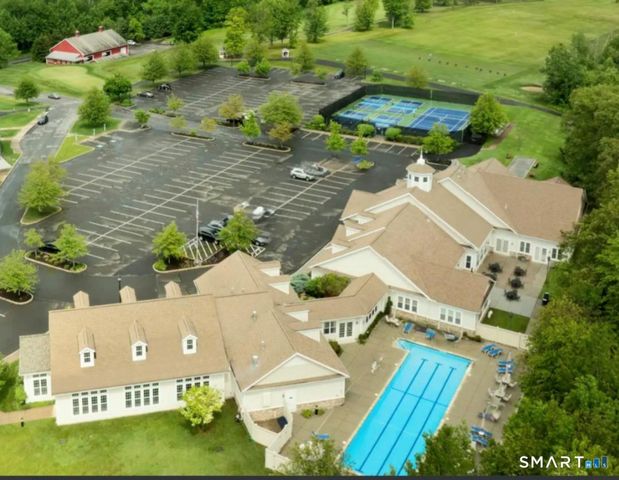 527 Putting Green Lane 527, Oxford, CT 06478