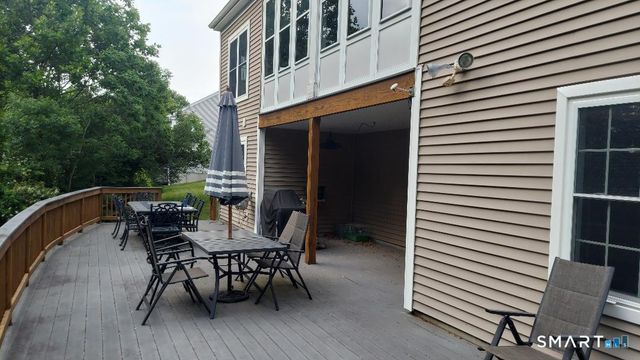 527 Putting Green Lane 527, Oxford, CT 06478