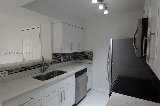15560 SW 104th Terrace 613, Miami, FL 33196