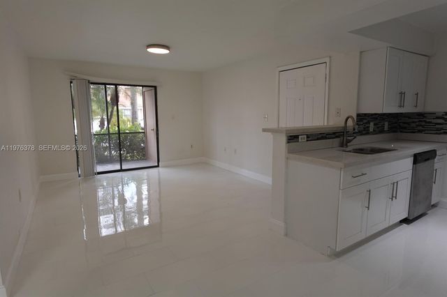 15560 SW 104th Terrace 613, Miami, FL 33196