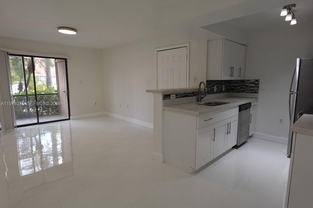15560 SW 104th Terrace 613, Miami, FL 33196