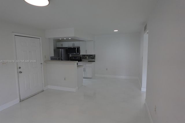 15560 SW 104th Terrace 613, Miami, FL 33196