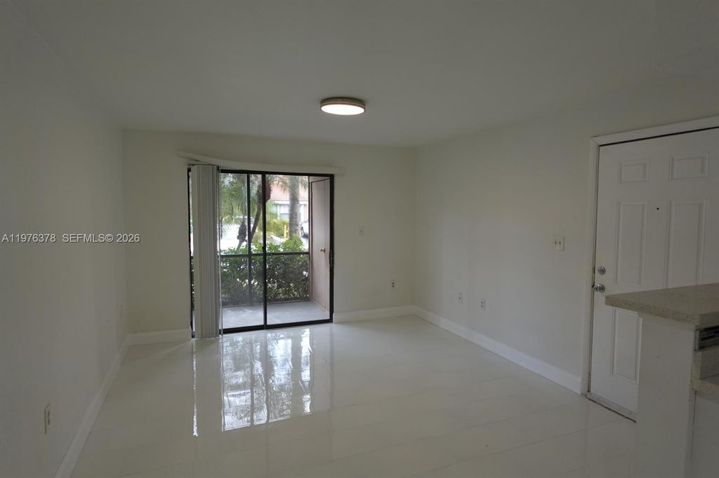 15560 SW 104th Terrace 613, Miami, FL 33196
