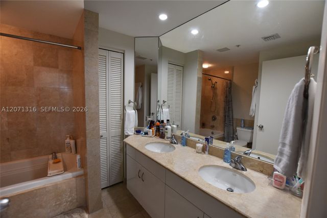 801 Brickell Key Blvd 701, Miami, FL 33131