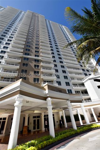 801 Brickell Key Blvd 701, Miami, FL 33131