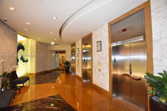 801 Brickell Key Blvd 701, Miami, FL 33131