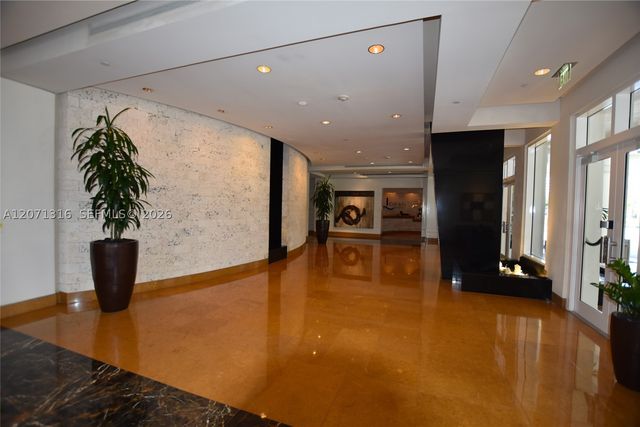 801 Brickell Key Blvd 701, Miami, FL 33131