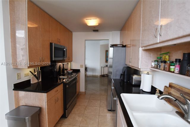 801 Brickell Key Blvd 701, Miami, FL 33131