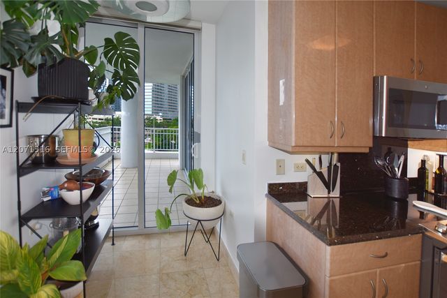 801 Brickell Key Blvd 701, Miami, FL 33131