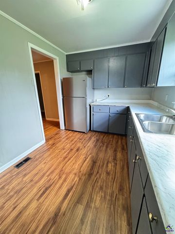 201 Meadowdale Drive, Warner Robins, GA 31088