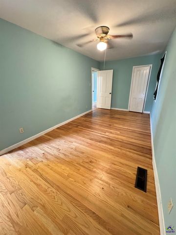 201 Meadowdale Drive, Warner Robins, GA 31088