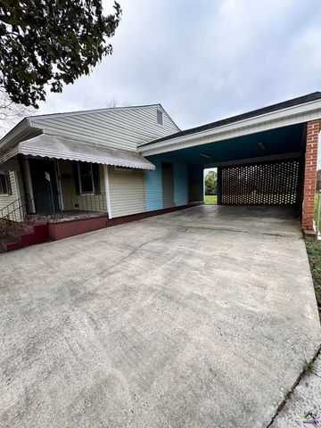 201 Meadowdale Drive, Warner Robins, GA 31088