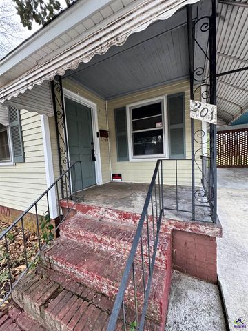 201 Meadowdale Drive, Warner Robins, GA 31088