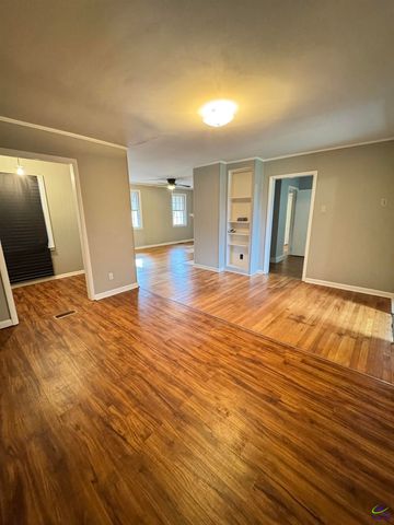 201 Meadowdale Drive, Warner Robins, GA 31088