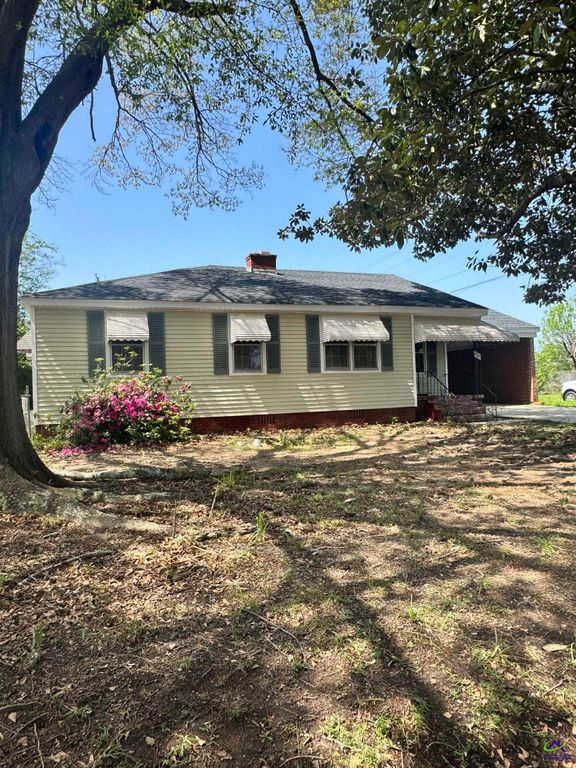 201 Meadowdale Drive, Warner Robins, GA 31088