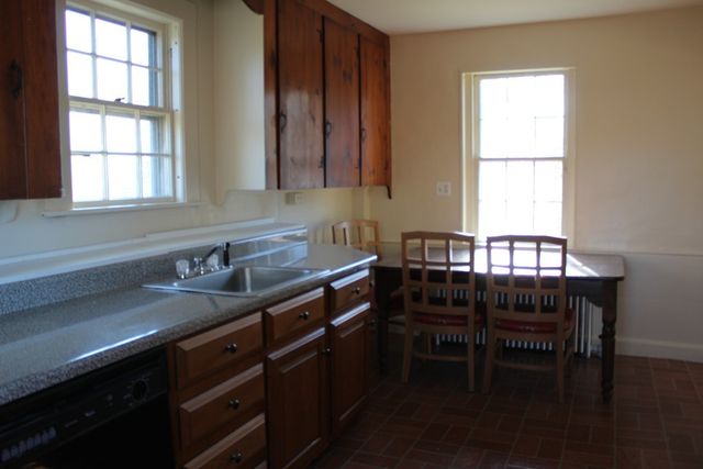 134 Sandwich Rd 2nd Floor, Plymouth, MA 02360